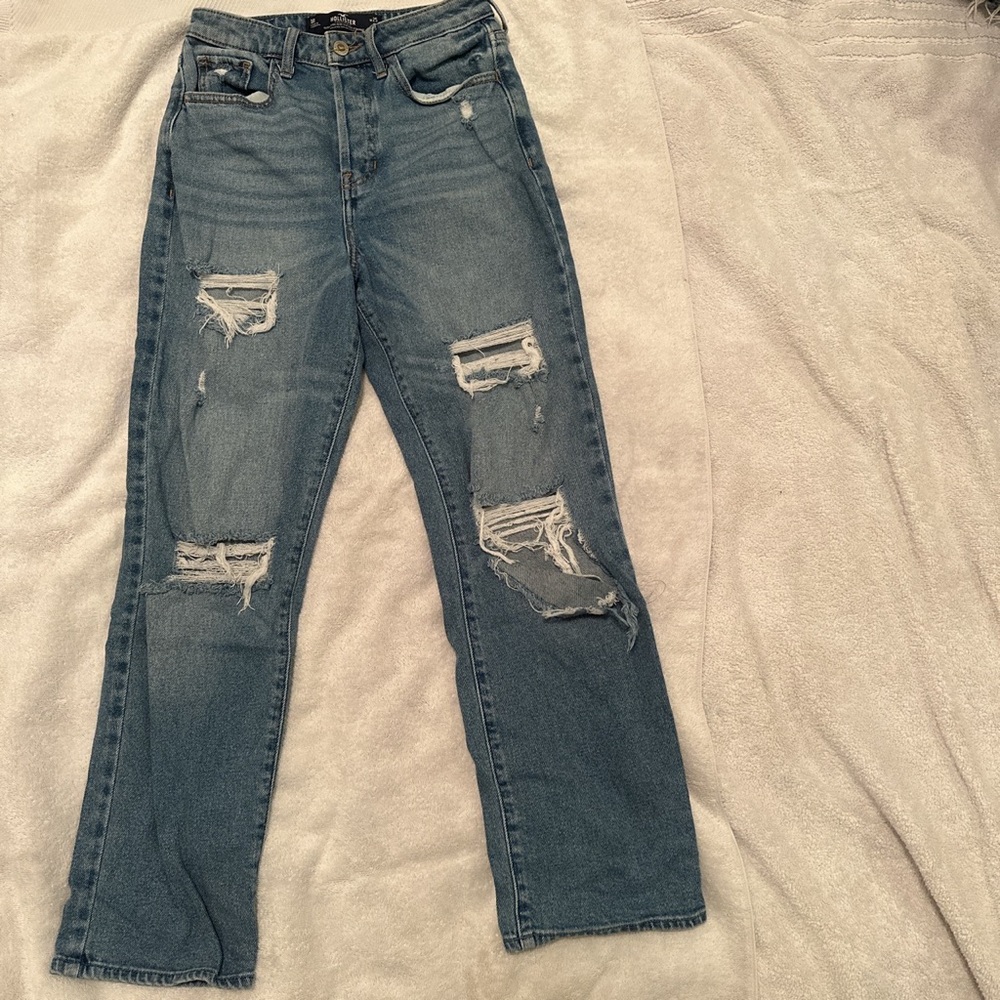 Hollister Co. Blue Ripped Jeans. Size 1 (25)